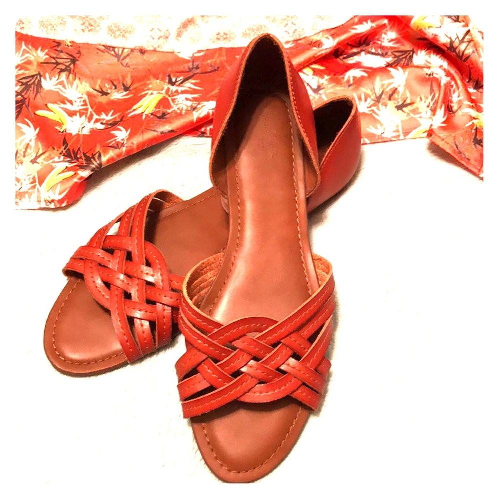 🌸REDUCED🌼Universal Thread open toe woven☀️sandal